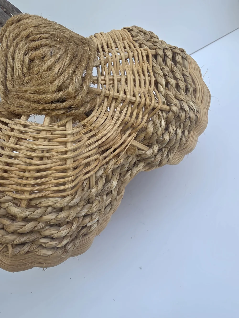Vintage Voven buttocks basket